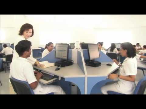 costos de la universidad cristobal colon